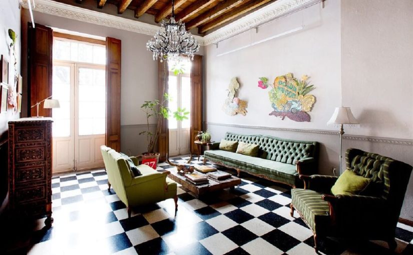 Patio 77: arte y hotelería en una mansión de&nbsp;1980