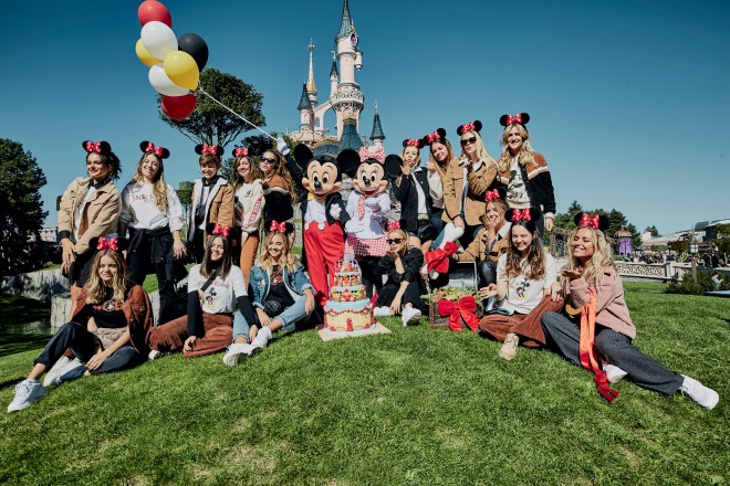 STRADIVARIUS-PARIS DIA3-GRUPO4_1980